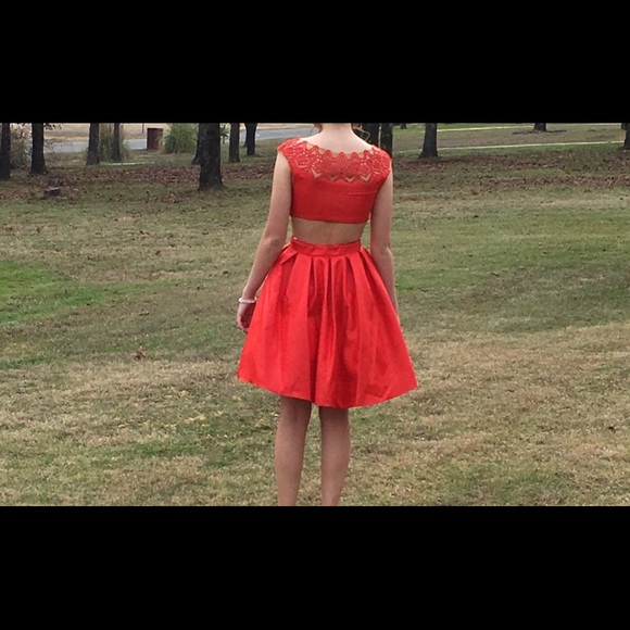 Formal dress - Picture 2 of 2